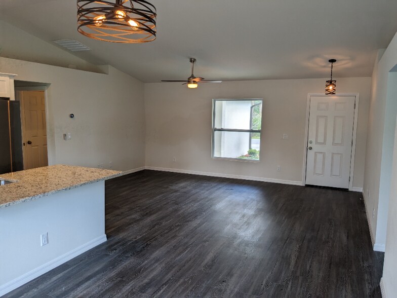 Building Photo - 5900 Cazler Ave