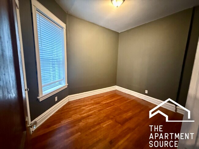 Building Photo - 3518 W Belden Ave