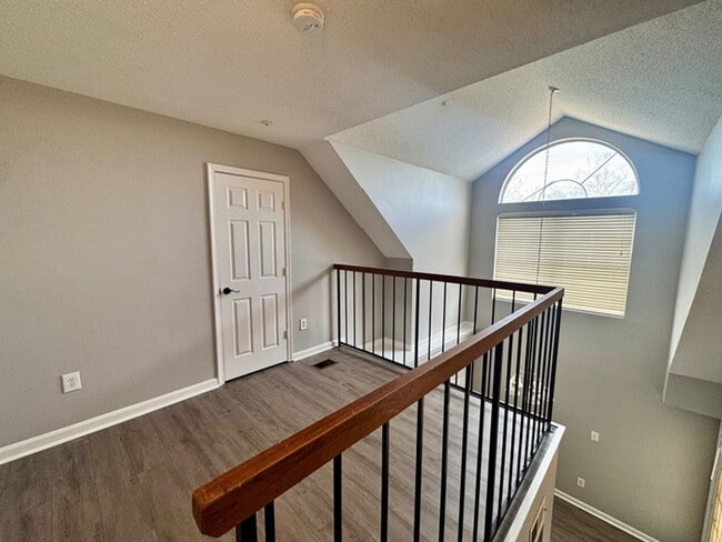 Building Photo - 10322 Westridge Dr