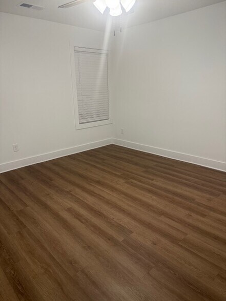 Building Photo - 150 Cherry St