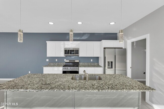 Building Photo - 236 Lago Maggiore St