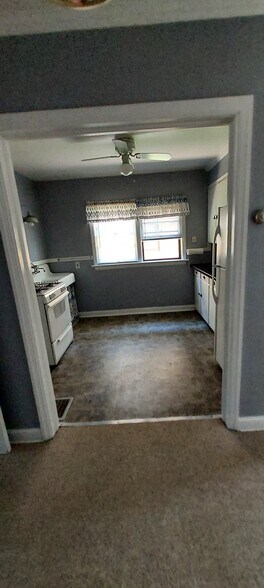 Eat in kitchen - 2206 8th Ave