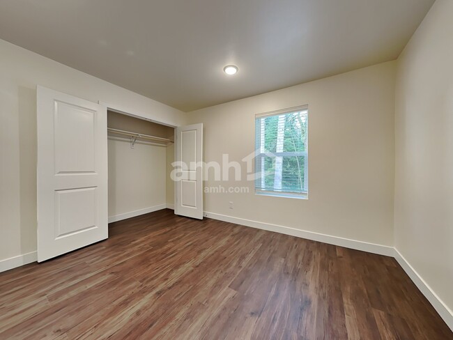 Building Photo - 8011 Katriel Ct SW