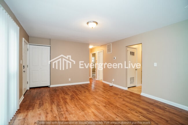 Building Photo - 2074 Woodland Ave