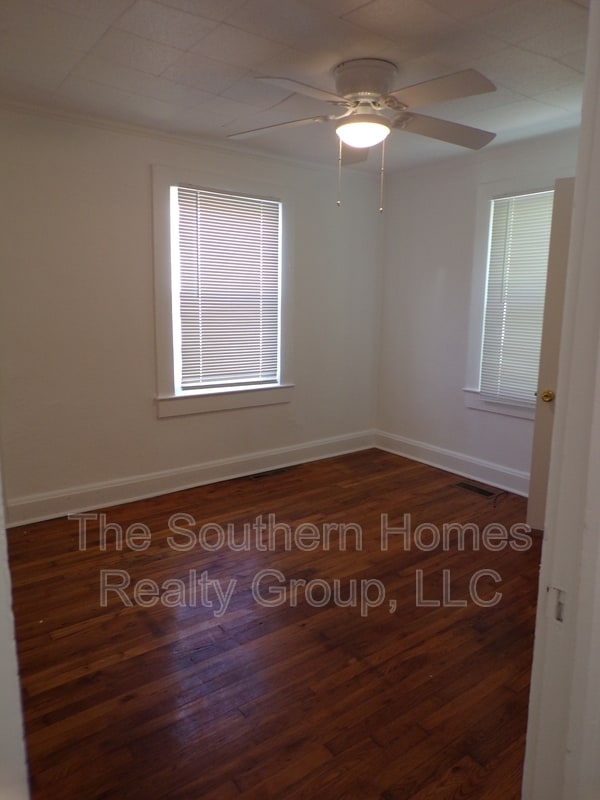 Building Photo - 103 McMinn Ave