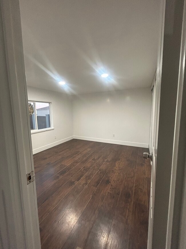 Building Photo - 5682 Lupin Dr