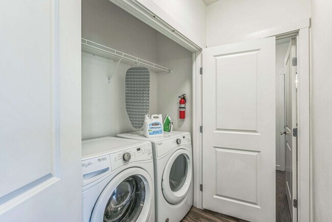 Building Photo - 305 E Front St