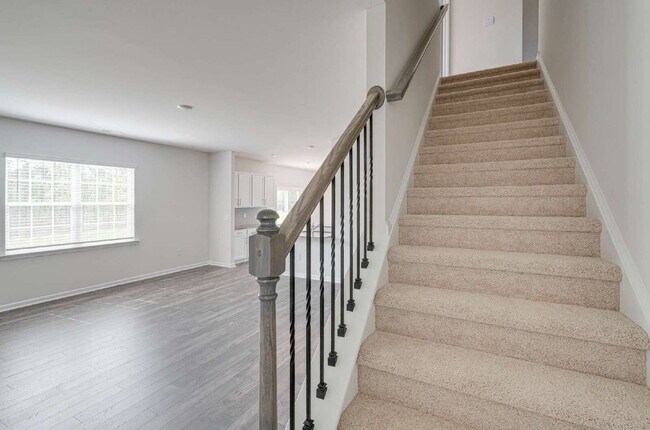 Building Photo - Spacious 4-Bed Gem with 2.5 Baths in Fuqua...