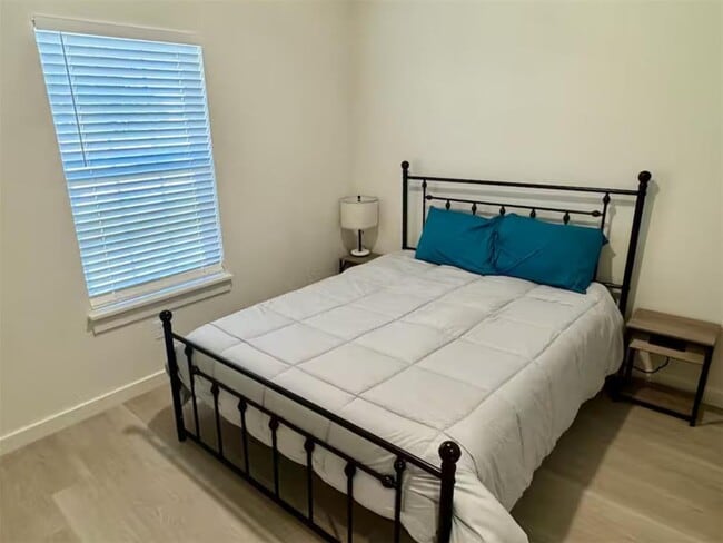 Building Photo - 1515 SW Georgia Ave