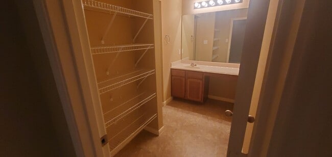 Building Photo - 249 Nomad Ln