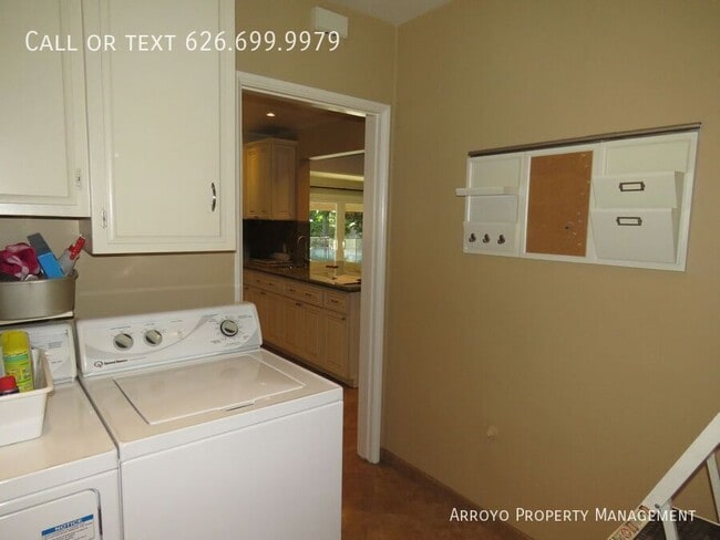 Building Photo - 1212 N Story Pl