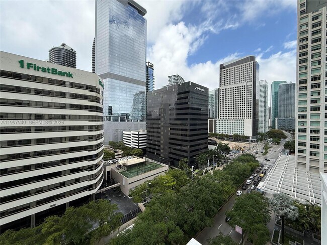 Building Photo - 951 Brickell Ave