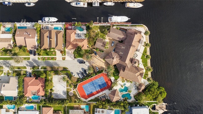 Building Photo - 3100 NE 46th St