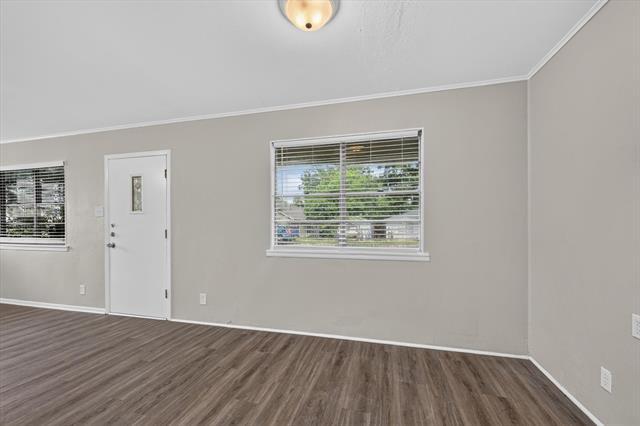 Building Photo - 208 D St
