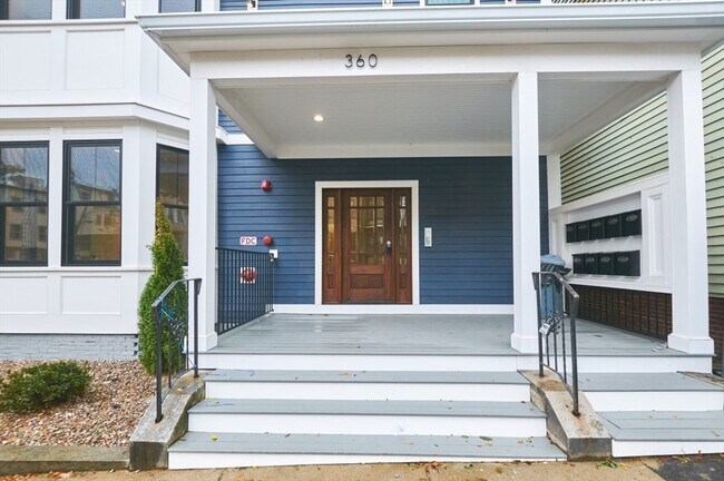 Building Photo - 360 Meridian St