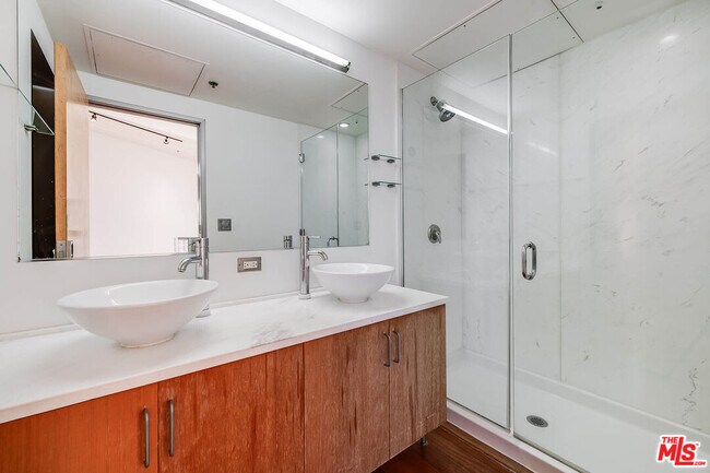 Building Photo - 1850 Industrial St