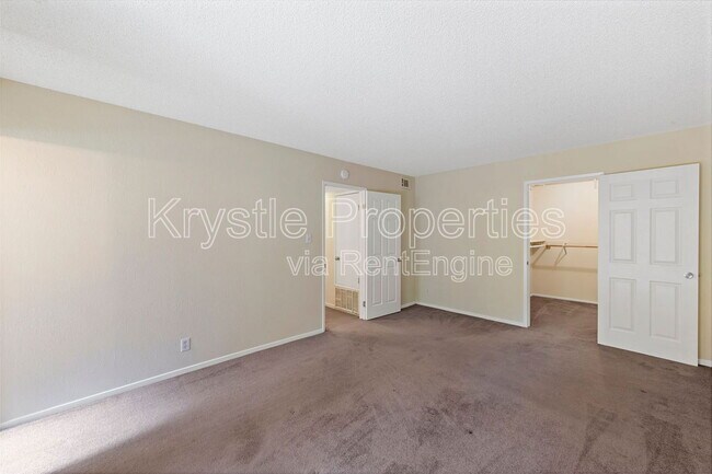 Building Photo - 130 Yorkshire Ct