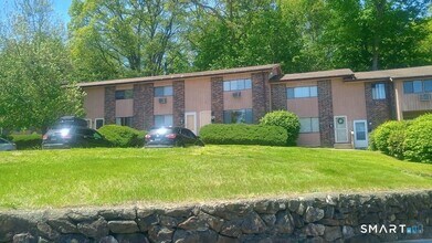Building Photo - 244 Oakville Ave