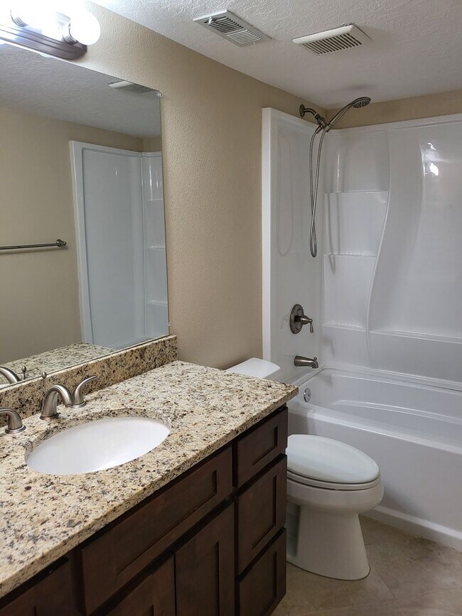 Building Photo - Large Pleasant Grove Home