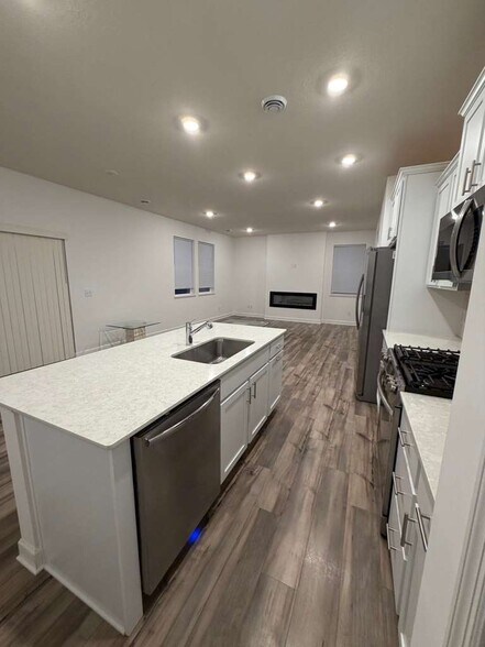 Building Photo - 10604 Heron Ave S