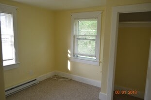 Building Photo - 211 N Washington St