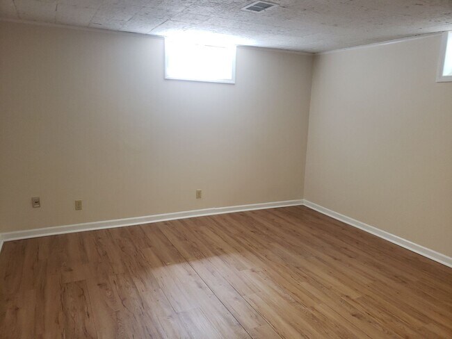 Building Photo - 4-bedroom, 2 bathroom unfurnished home in Stevensville