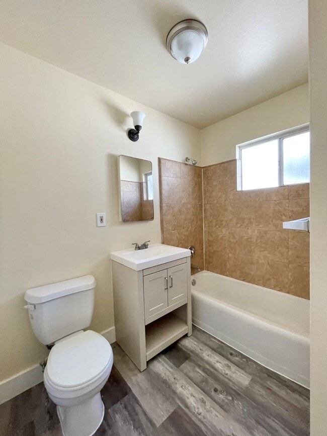 Building Photo - Cozy One Bedroom End Unit $1,650