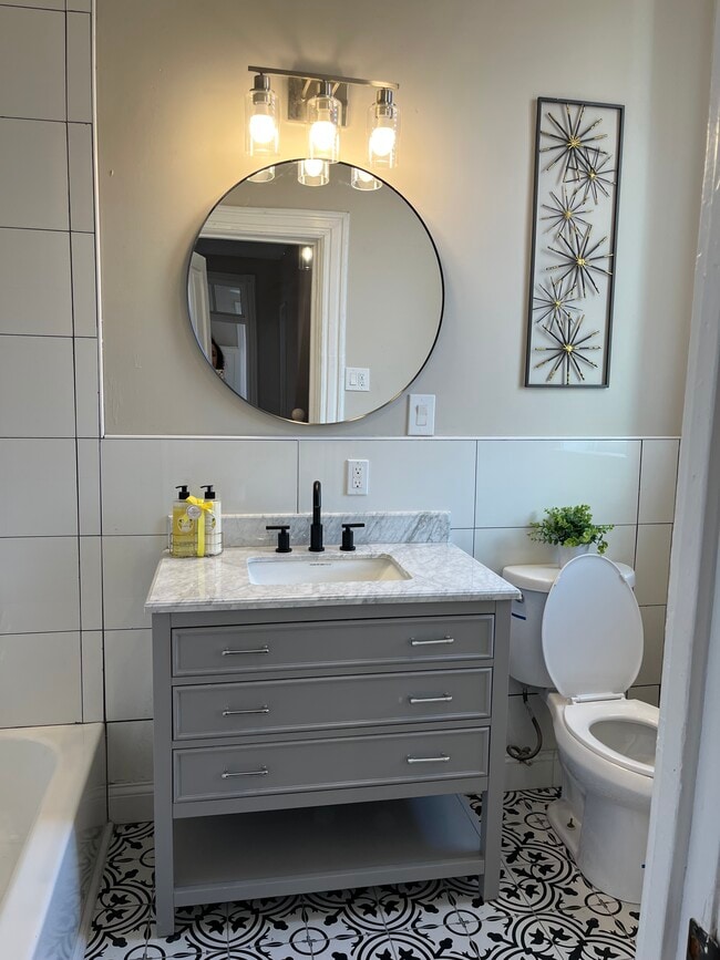 Building Photo - 1936 Arsenal St