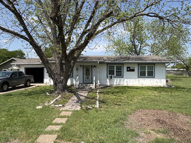 Primary Photo - 142 Allen St