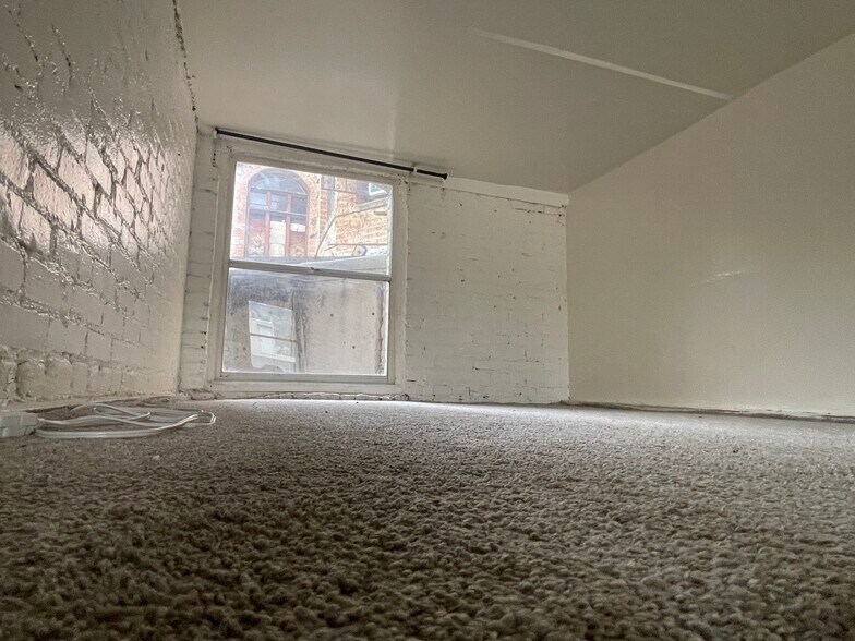 Loft - 4013 W Sunset Blvd