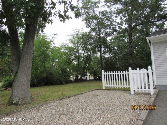Building Photo - 255 Dogwood Ln