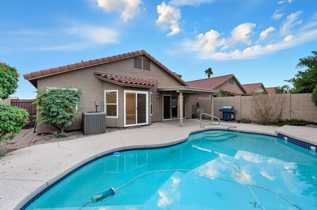 Building Photo - Modern & Spacious 3 Bed 2 Bath Home in Nor...