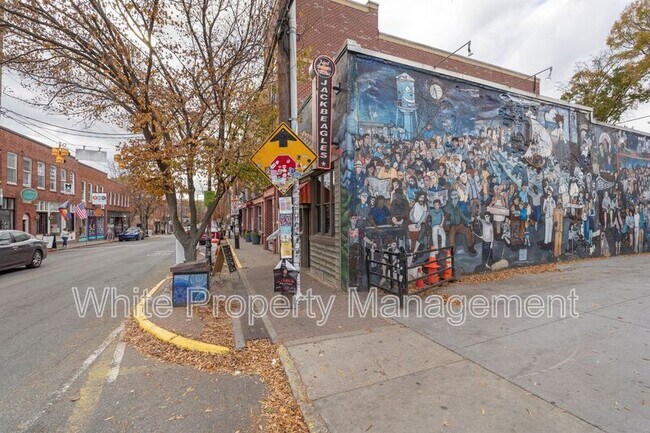 Building Photo - 3205 N Davidson St