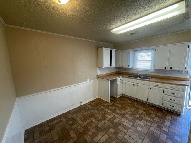 Building Photo - 3821 S Van Buren St