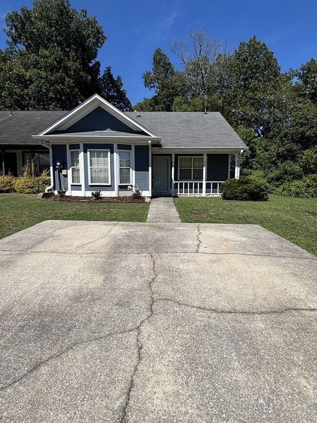 Building Photo - 2 Bed 2 Bath Pelham Available for immediat...