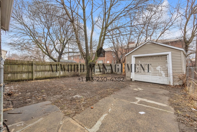 Building Photo - This beautifully updated 4-bedroom, 1-bath single-family home is ready for move-in!