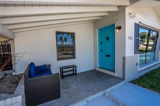 Building Photo - 1410 Polk St