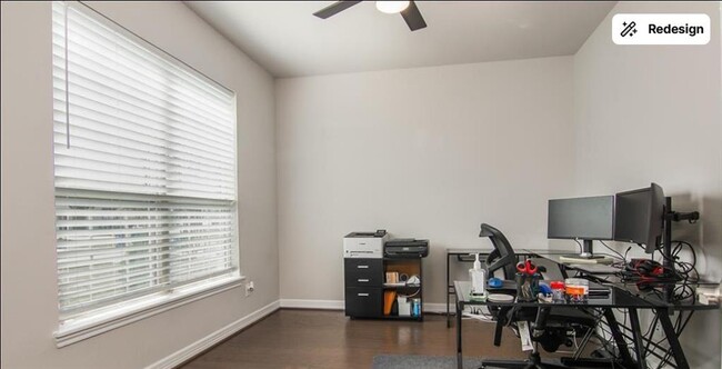 Building Photo - 4411 Woodridge Dr