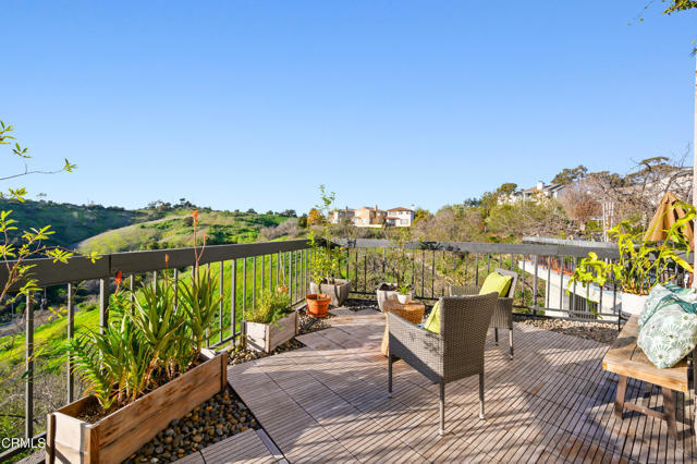 Building Photo - 4239 Vía Arbolada