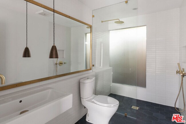 Building Photo - 4525 Melbourne Ave