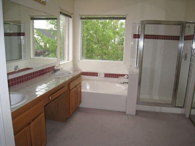 Building Photo - 8700 Oakcrest Pl NW
