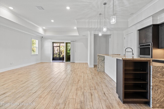 Building Photo - 82 Hubble Ln