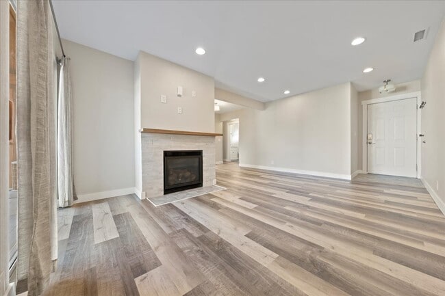 Building Photo - 2436 S Elizabeth St