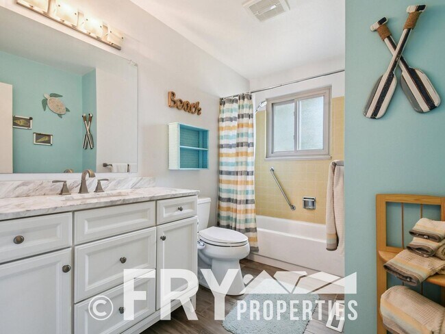 Building Photo - Spacious Five-Bedroom - Great For Entertaining