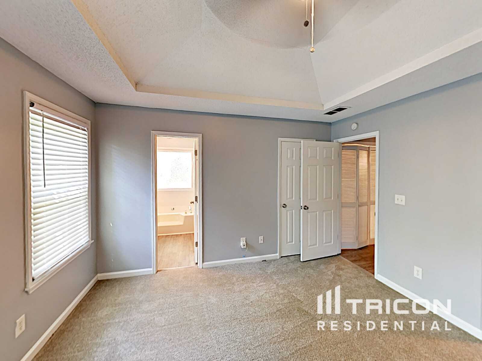 Building Photo - 105 Peach Pointe Dr