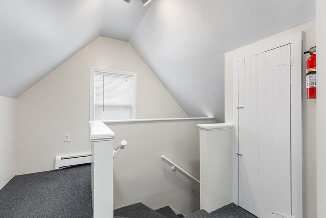 Building Photo - 30 Saxton St