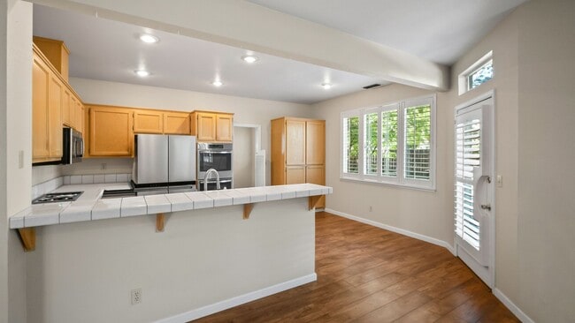 Building Photo - 4 BR/3BA Home in Laurel Creek with Park-Like Backyard!