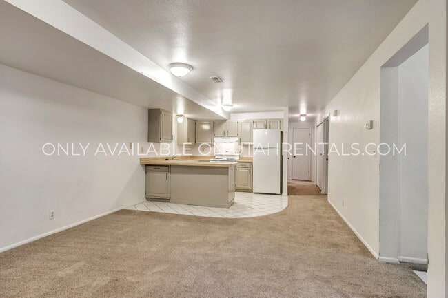Building Photo - 1760 Willowbrook Dr
