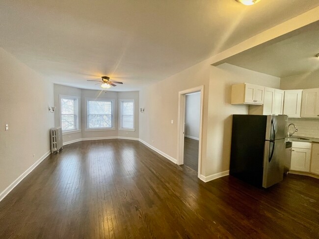 Building Photo - 1351 W Touhy Ave