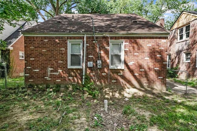 Building Photo - 19356 Westmoreland- 3 BED & 1.5 BATH FOR RENT